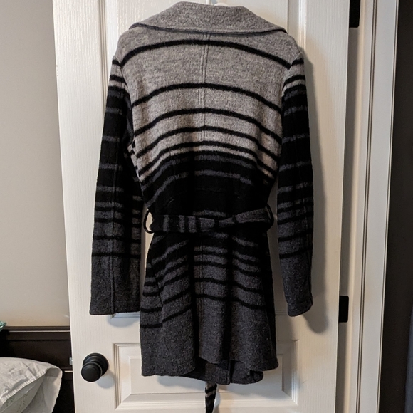 Wool Wrap Coat with Belt | Size 6 - Picture 3 of 4